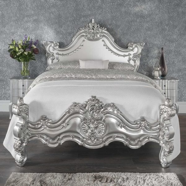 Tempat Tidur Mewah Ukir