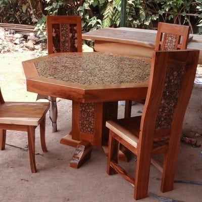 Satu Set Meja Makan Koin