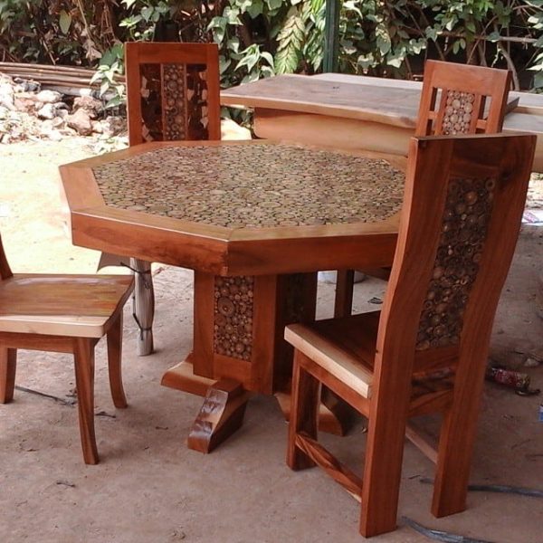 Satu Set Meja Makan Koin