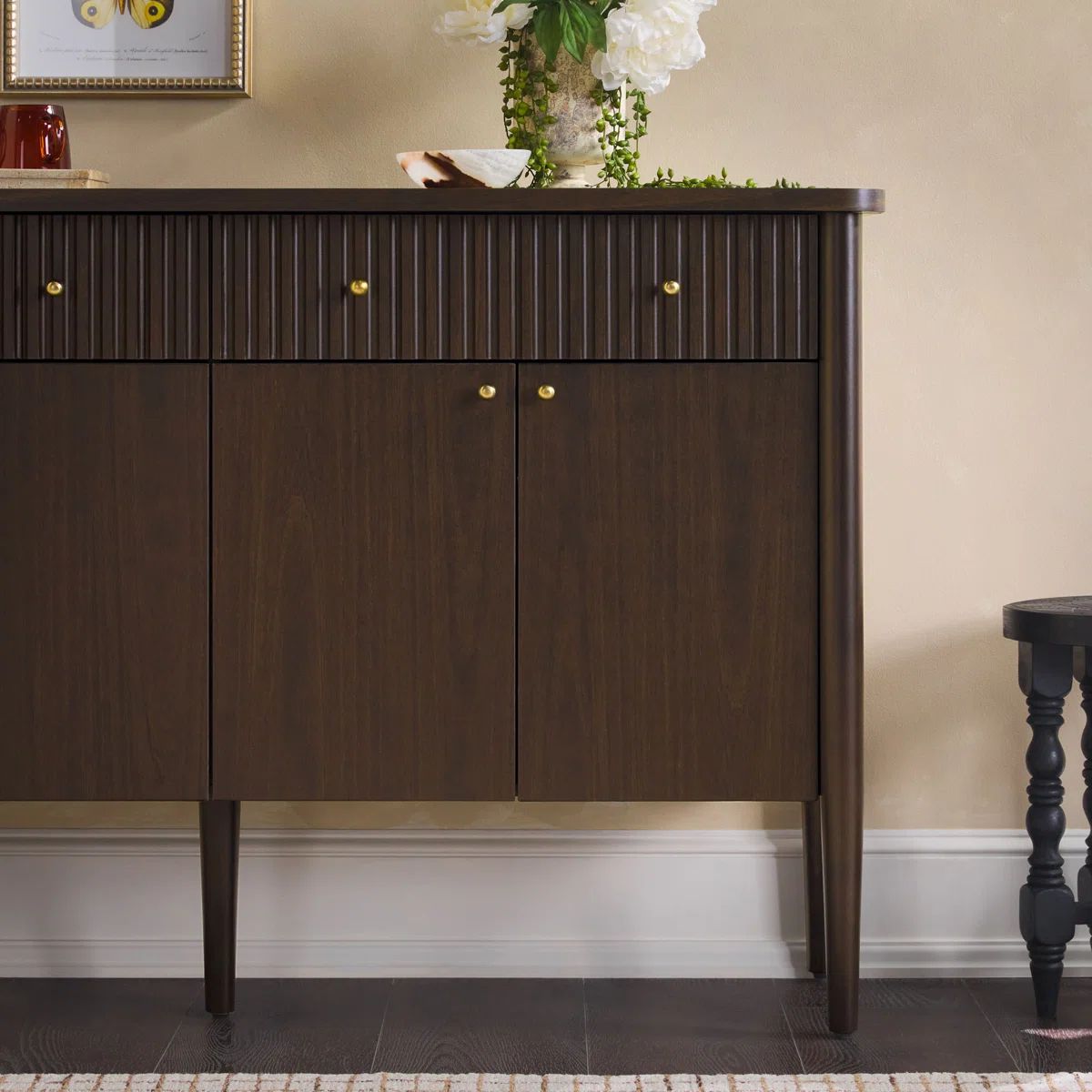 Aleric Lemari Kabinet Desain Unik Kayu Jati3